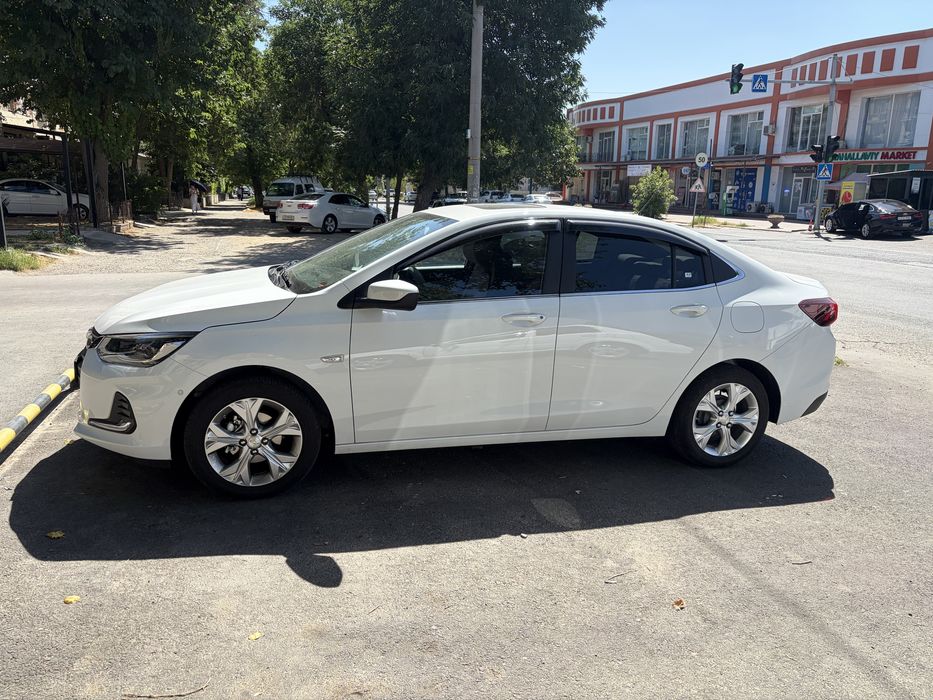 Chevrolet Onix Premier
