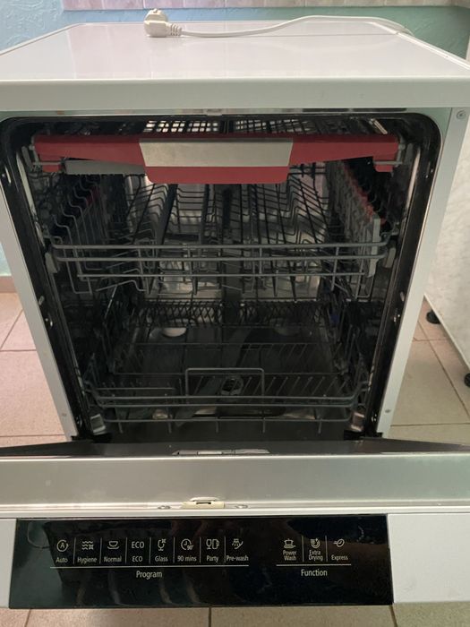 Посудомоечная машинка