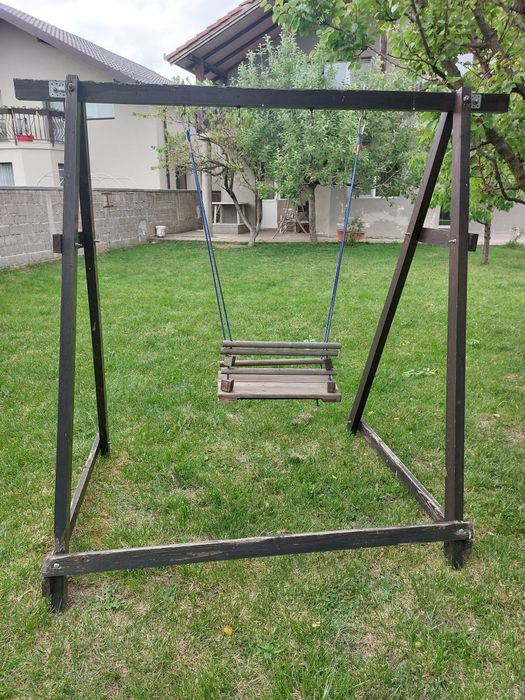 Vând leagăn de copii din lemn