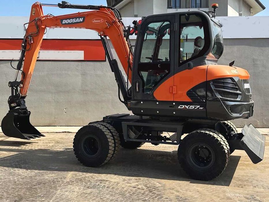 Колесный экскаватор Doosan DX57 W-5