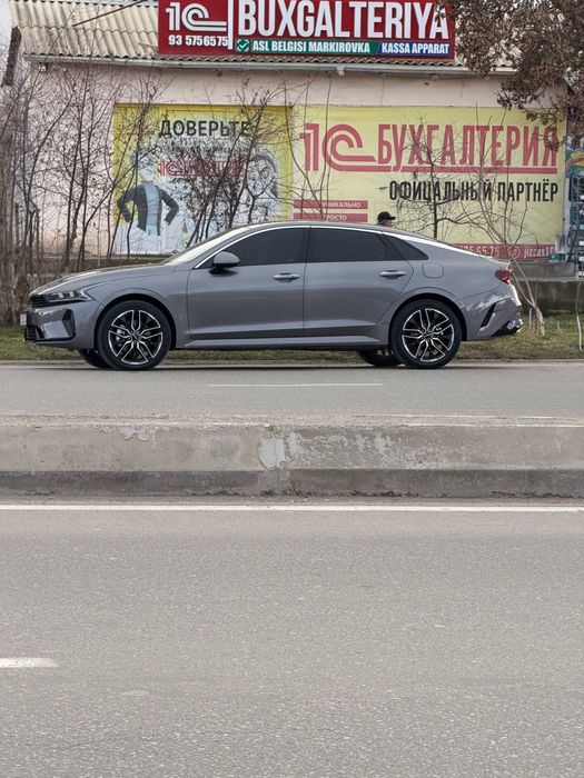 Kia K5 Full Premium salonda 540 millionligi