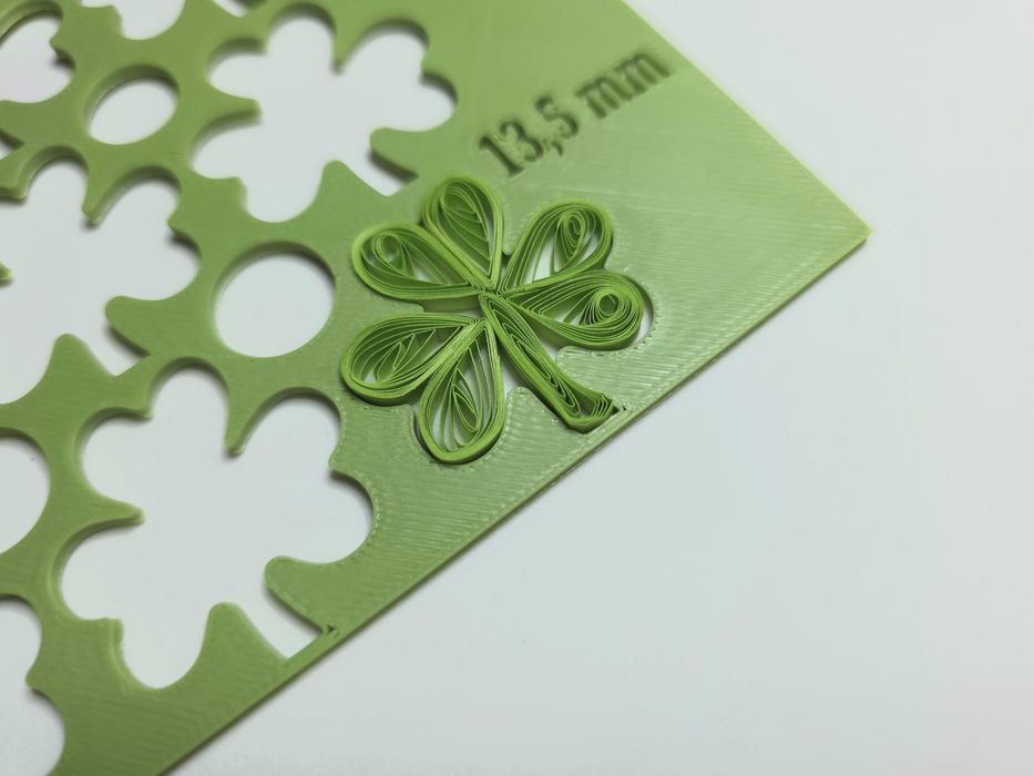 Set confectionat 100 martisoare quilling trifoi norocos