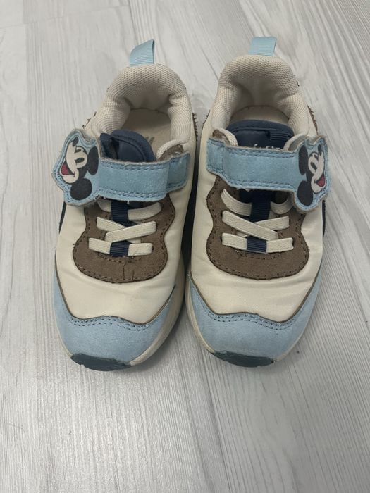 Adidasi H&M marimea 25