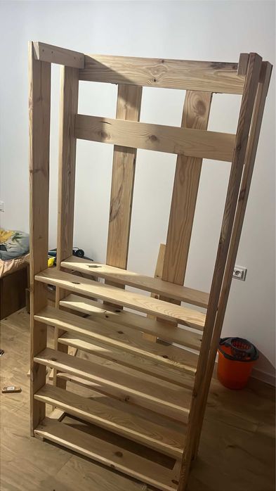 Cuier din lemn finisat cu suport pentru incaltaminte