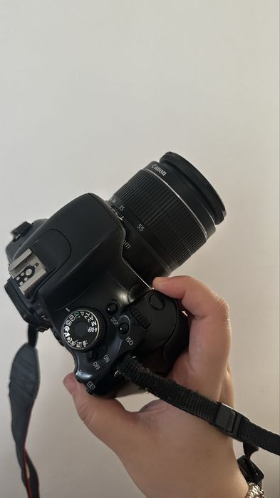 Продам камеру Canon EOS 600D