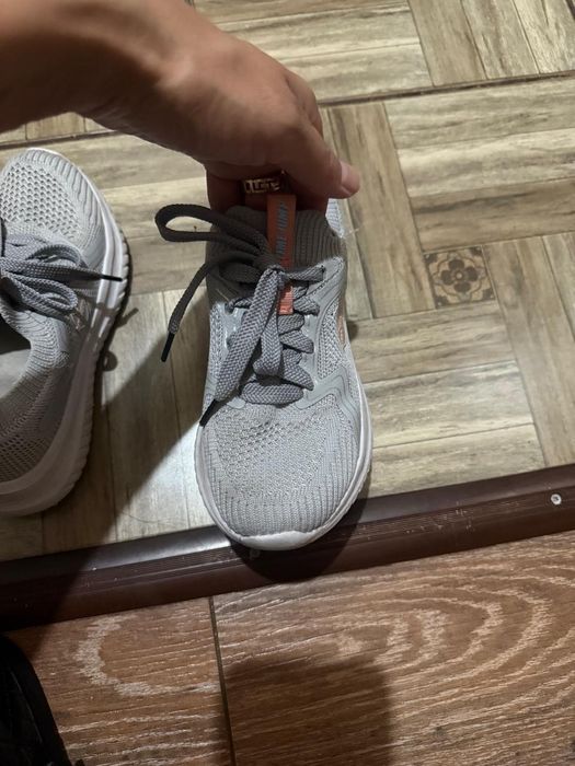 Кроссовки для девочки