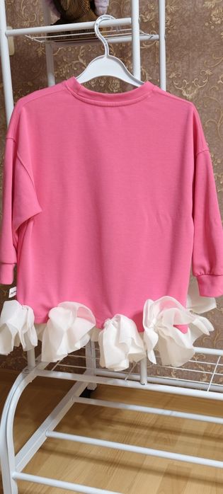 Продам платья на девочку 6-8 лет