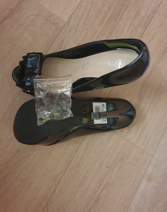 Продам  туфли  женские.