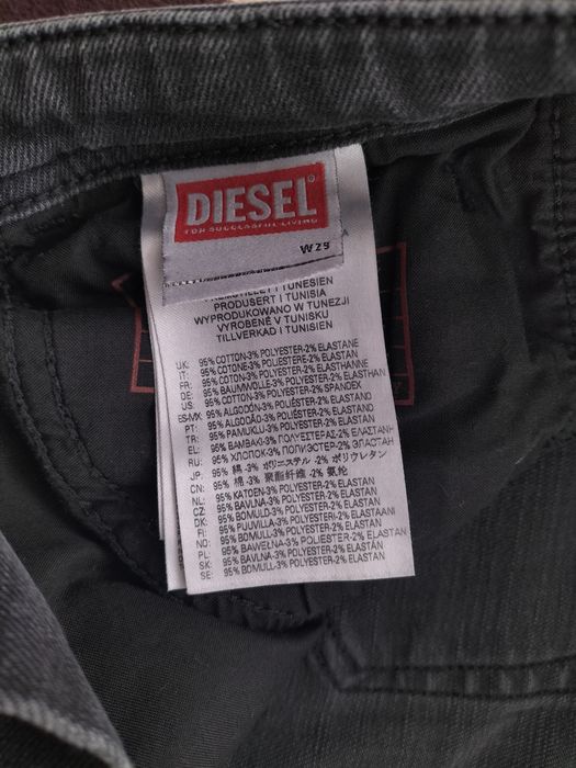 Blugi Diesel negrii pentru bărbați