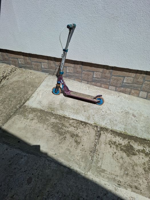 Trotineta copii 6-12 ani reglabilă pe înălțime, stare buna