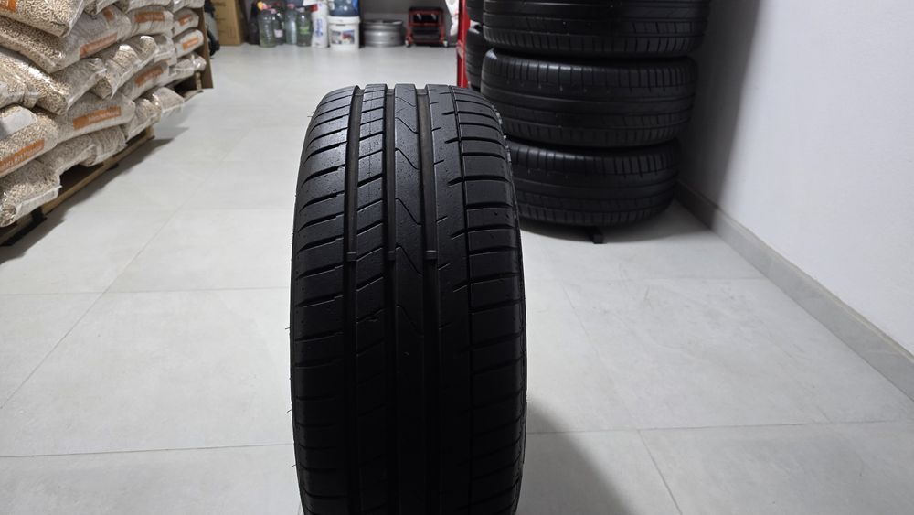 Vând anvelopa Petlas Velox Sport PT741 225/50R17 98W