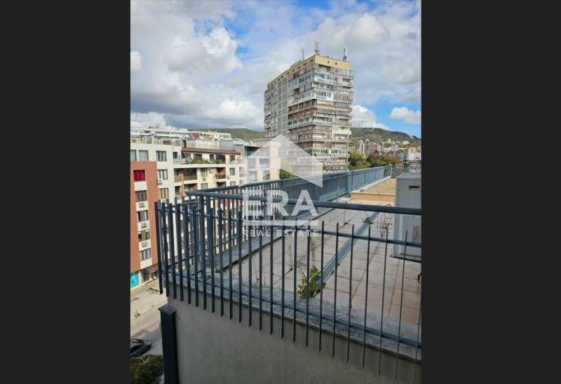 Четиристаен просторен апартамент в жк Левски град Варна