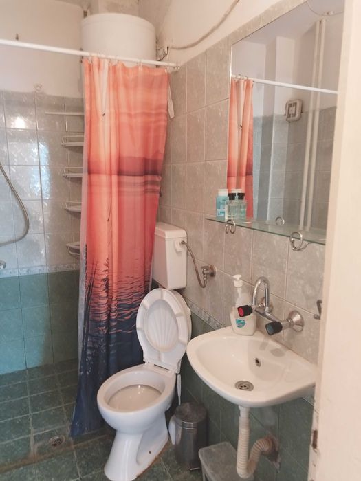 Дава се под наем Тристаен апартамент в Плевен, Идеален център - 90 кв.м за 306 € - Снимка #3