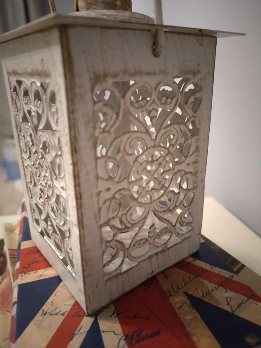 Старинен метален ретро  фенер от Мароко.