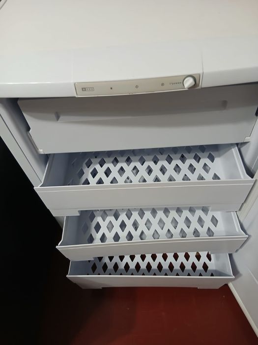 Морозильник Indesit Индезит