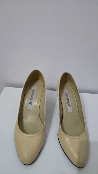 Vând Pantofi din piele galben pai