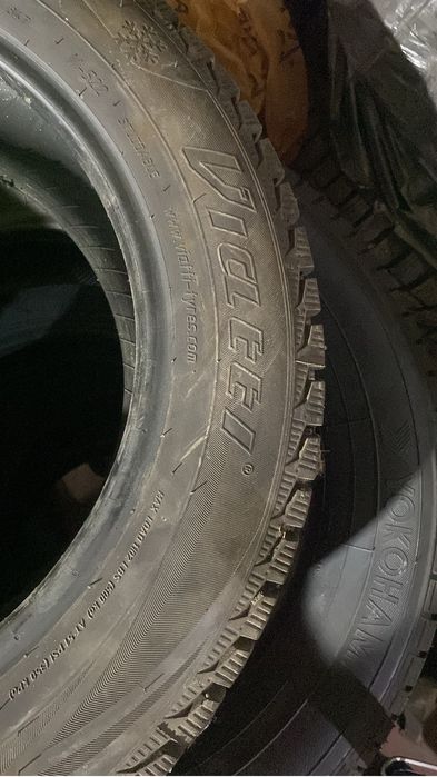 Продам диски с шинами на 15