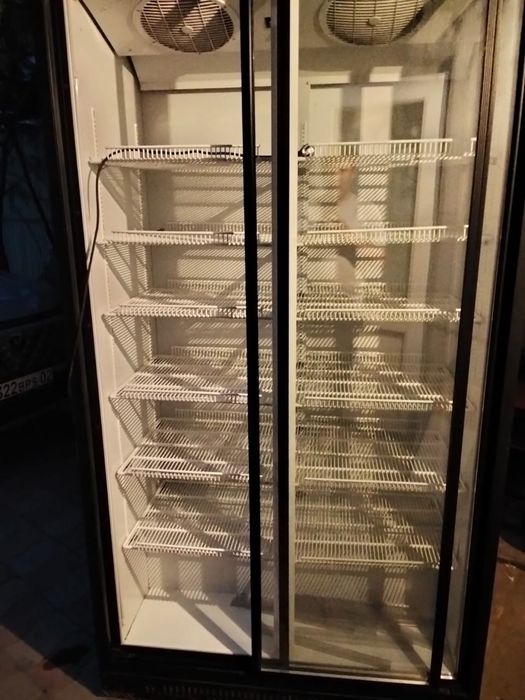 Витринный холодильник б/у