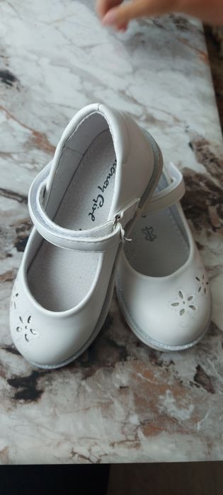 Туфли на девочку 26рр