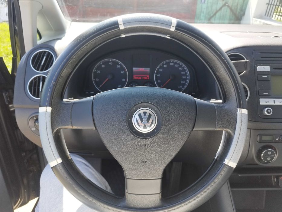Mașină Golf 5 1.4 benzină