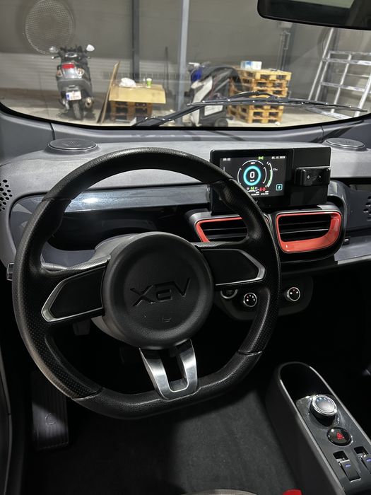 XEV Yoyo Electric Keyless/Panoramic/AC