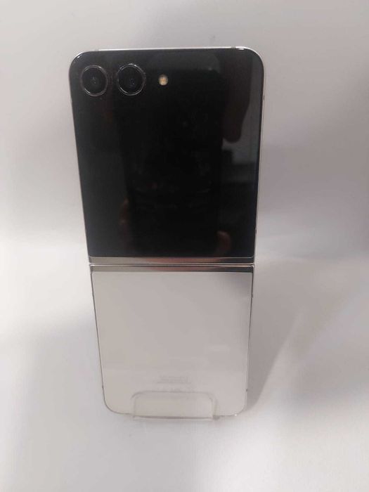 Hope Amanet P8/ Samsung Z Flip 5/ 512 GB cu 8 GB RAM/ #80558