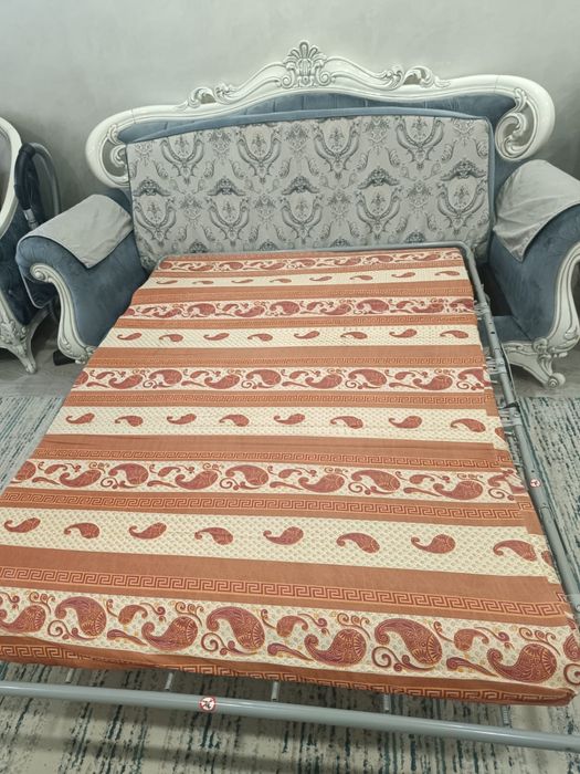 Продам кроват , диван в хорошем состояние