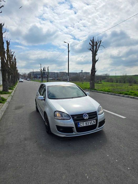 Vand Golf 5 1.6 FSI Benzina - Medgidia