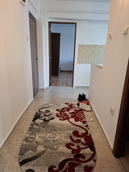 Închiriez apartament zona Doiceşti
