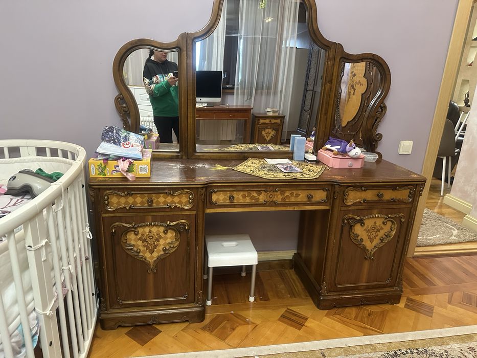 Мебель из дерева шкаф и др