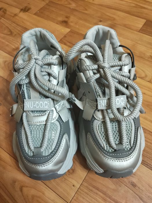 Продам кроссовки