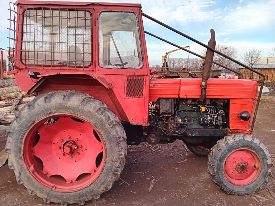 Tractor U 651 4x4 Forestier + remorcă busteni, stare foarte bună