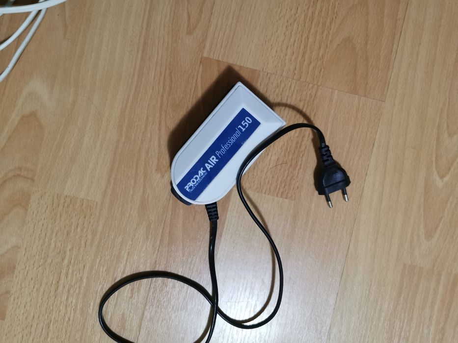 Vând acvariu și accesorii