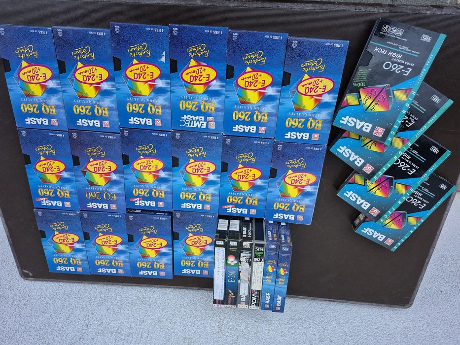 Vând Lot 30 casete video VHS originale Basf de 260 minute  cu filme