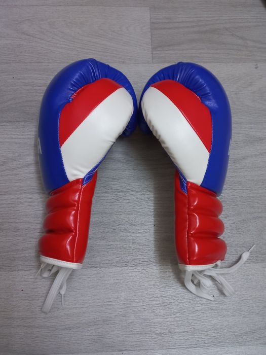 Перчатки боксерские Buka