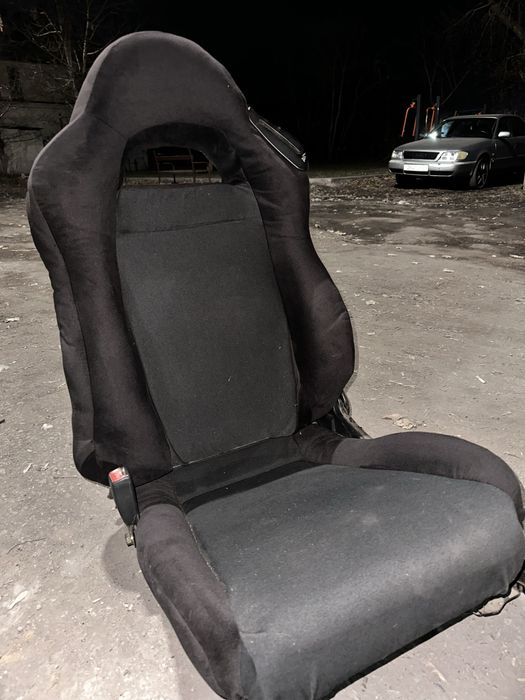 Продам сиденье полуковши с митсу гто