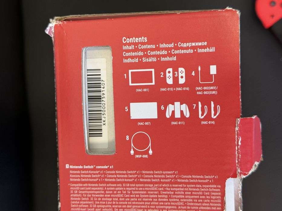 Nintendo Switch + Super Mario Odyssey