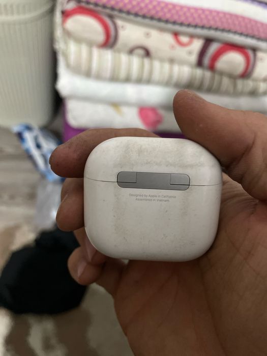 AirPods 4 наушники