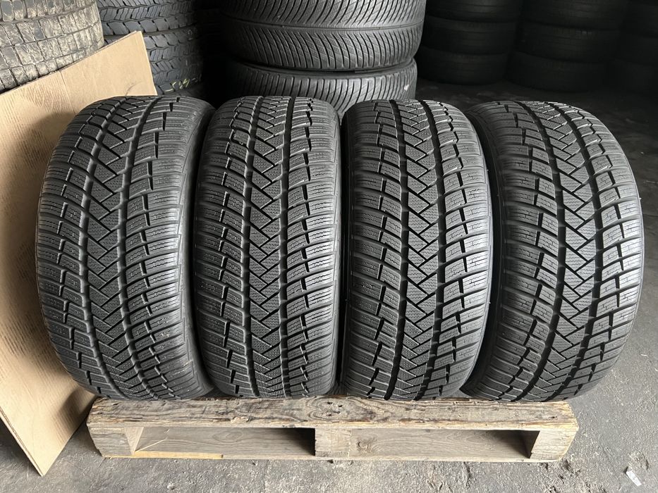 4 anvelope de iarna 235/45/17 Vredestein 7.4-7.7 mm!