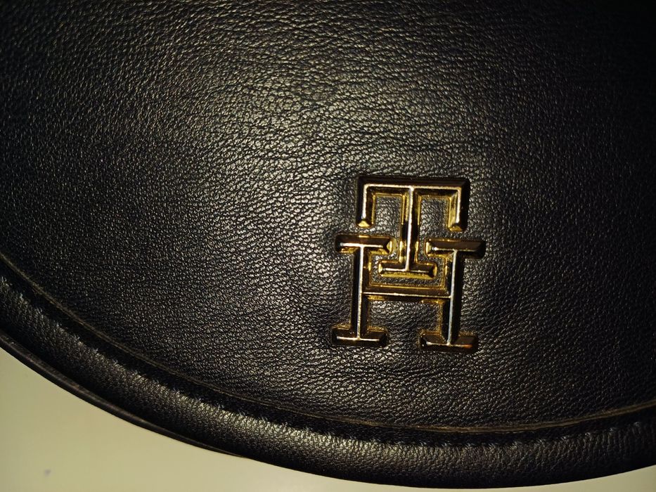 Чанта  Tommy Hilfiger дълга дръжка