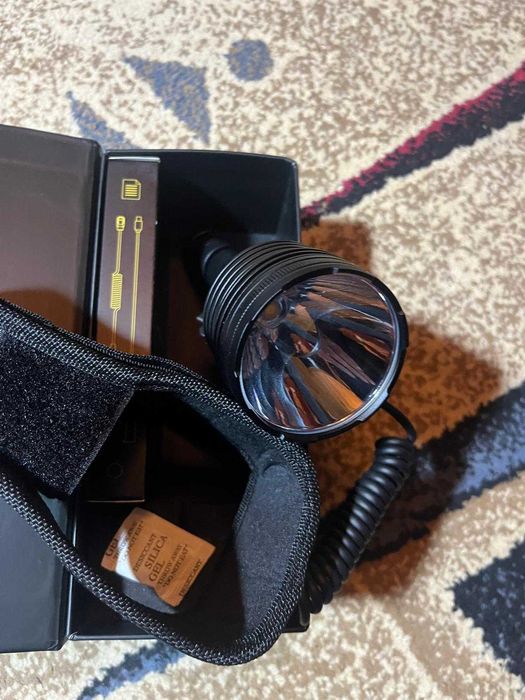 vand lanterna profesionala pentru vanatoare