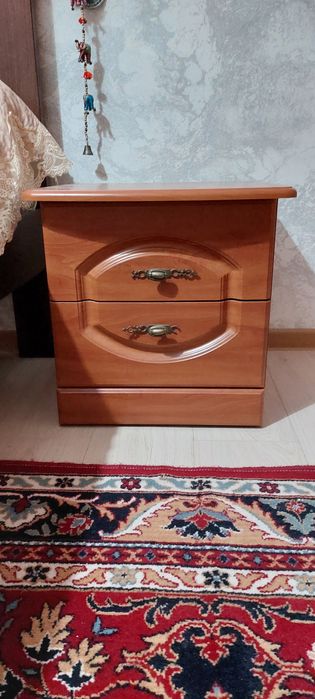 Продаю комод и две тумбочки
