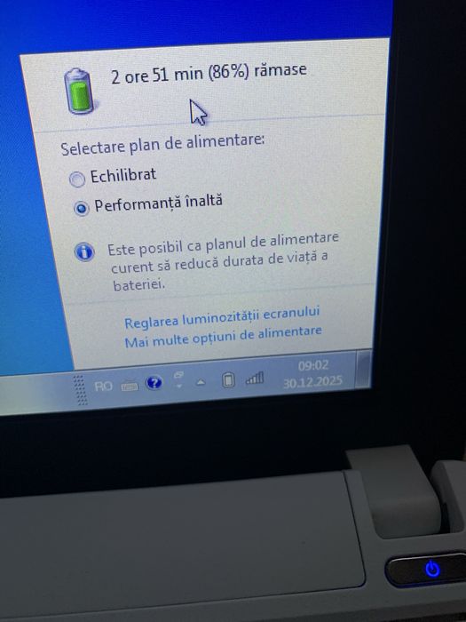 Mini Laptop Asus display 11 inch led,160gb memorie,baterie buna cu inc