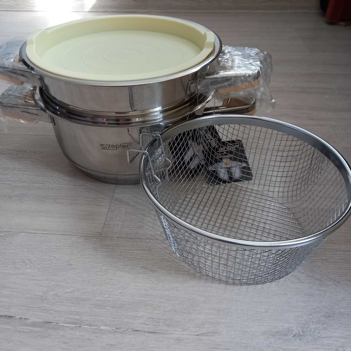 Продам набор кастрюль ,новые