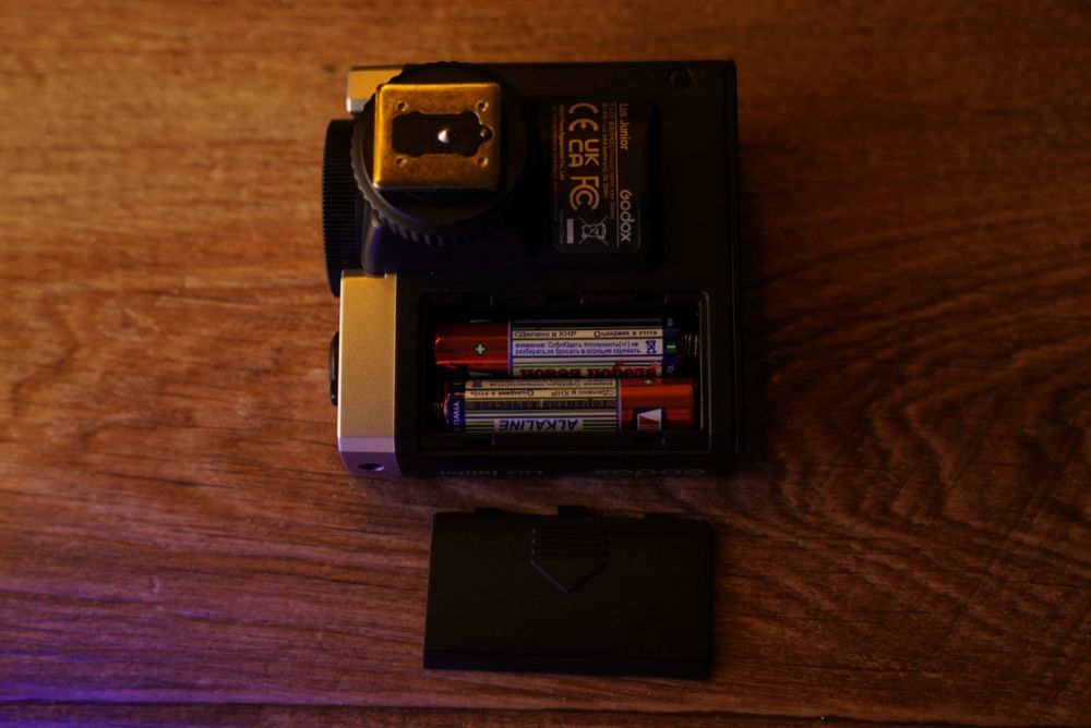 Продаю Godox Lux Junior