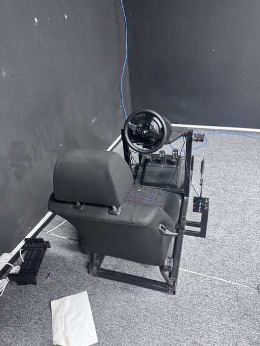 Игровой руль Thrustmaster