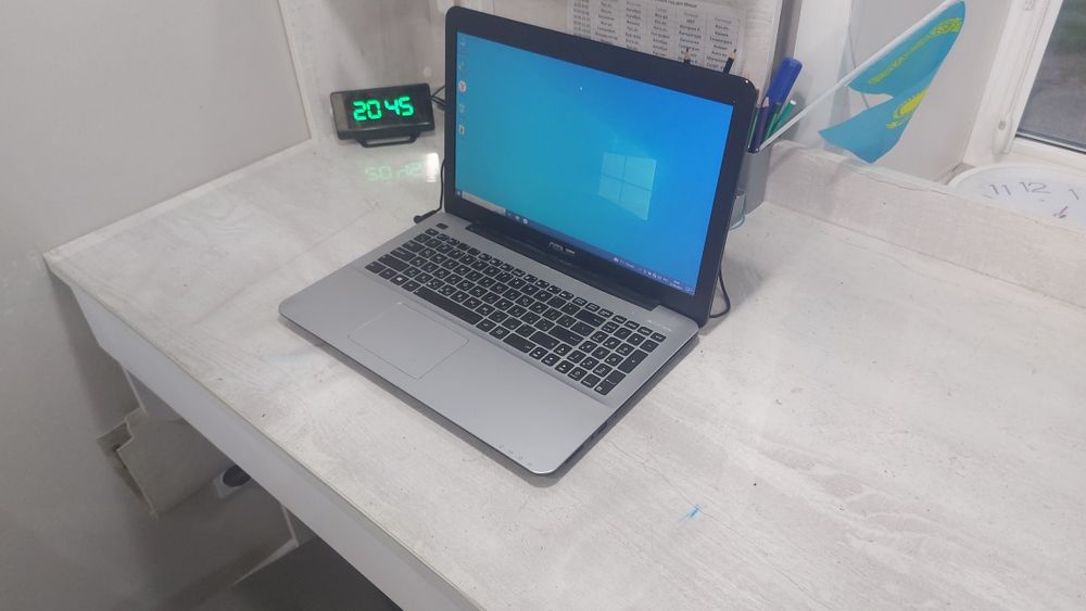 Ноутбук Asus серый