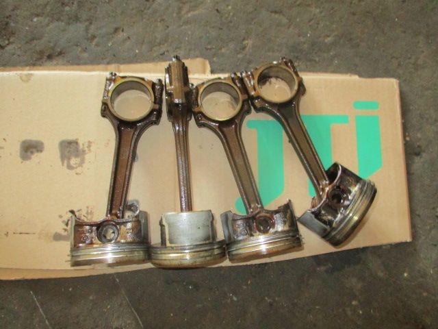 Piston biela Octavia 1 Golf 4 Audi A3 Seat motor 1,6 benzina 8 v BFQ