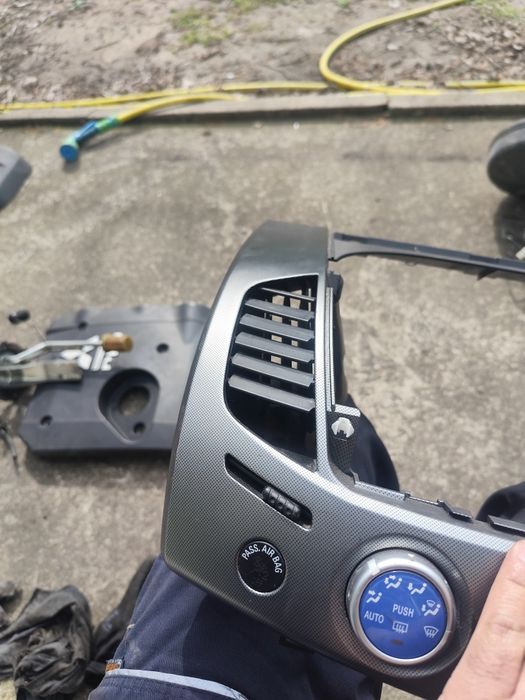 Централен Панел -Mitsubishi L200-2.5dci-174кс-2008г