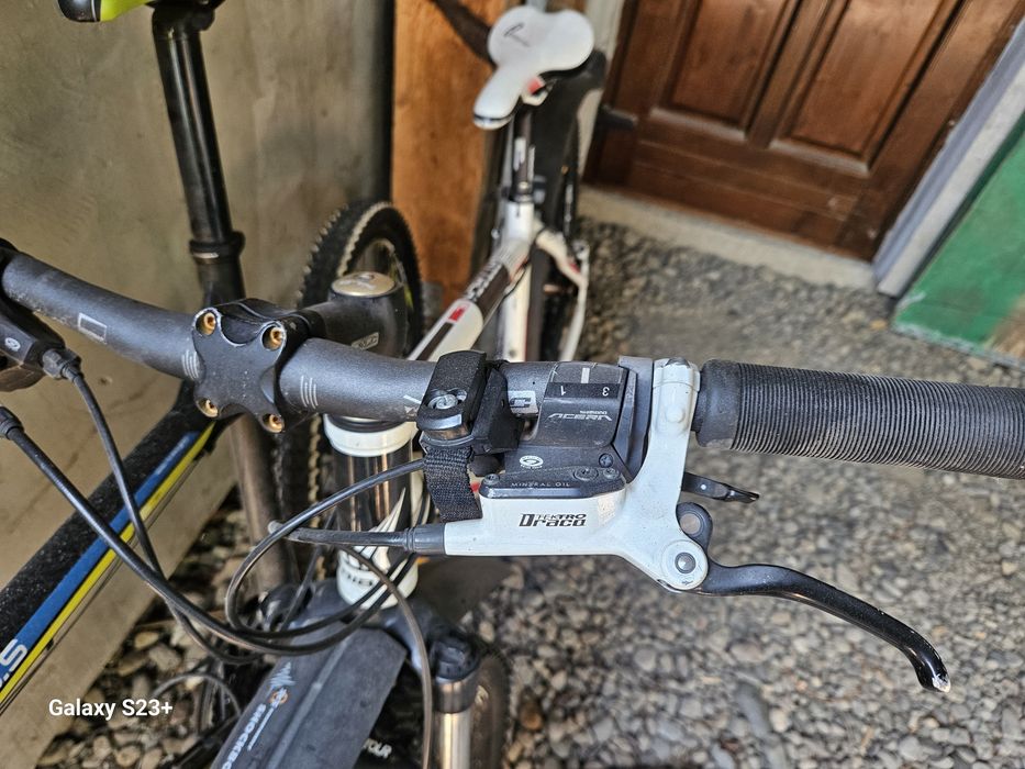 Vand bicecleta de 26 si 29